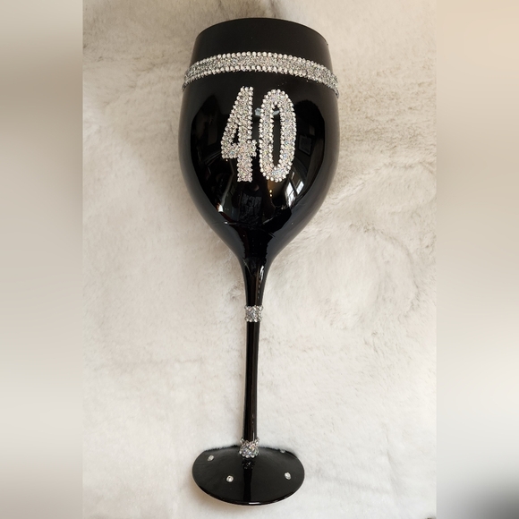 Hand painted wine glass with "40" beautiful Crystal encrusted - new in box - Picture 3 of 15